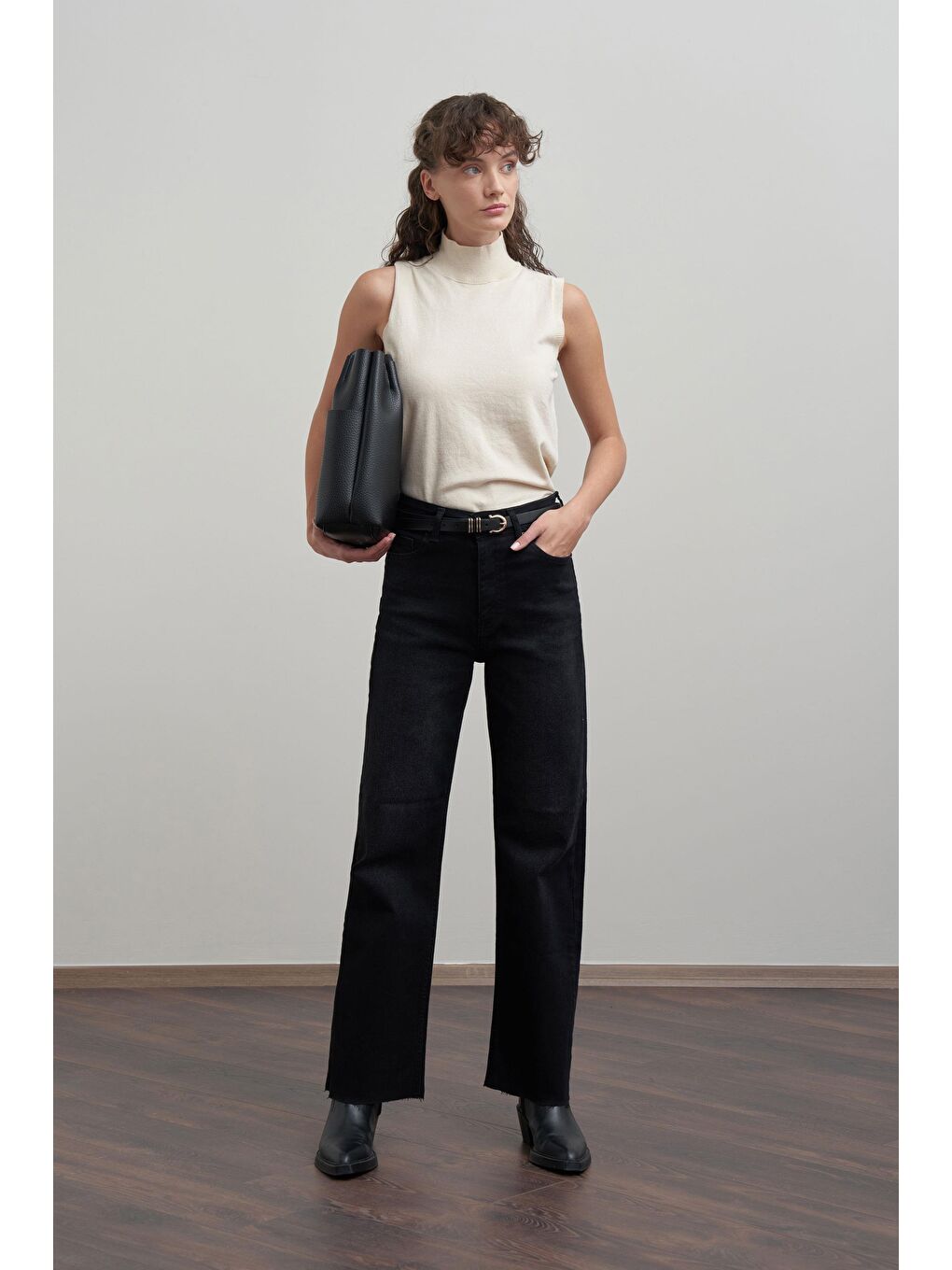 Siyah-Yüksek Bel Geniş Paça Jean Pantolon