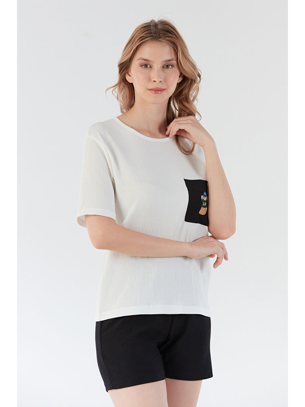 Siyah Bürümcük Kumaş Ayıcık Nakışlı Cepli Şortlu Takım-2