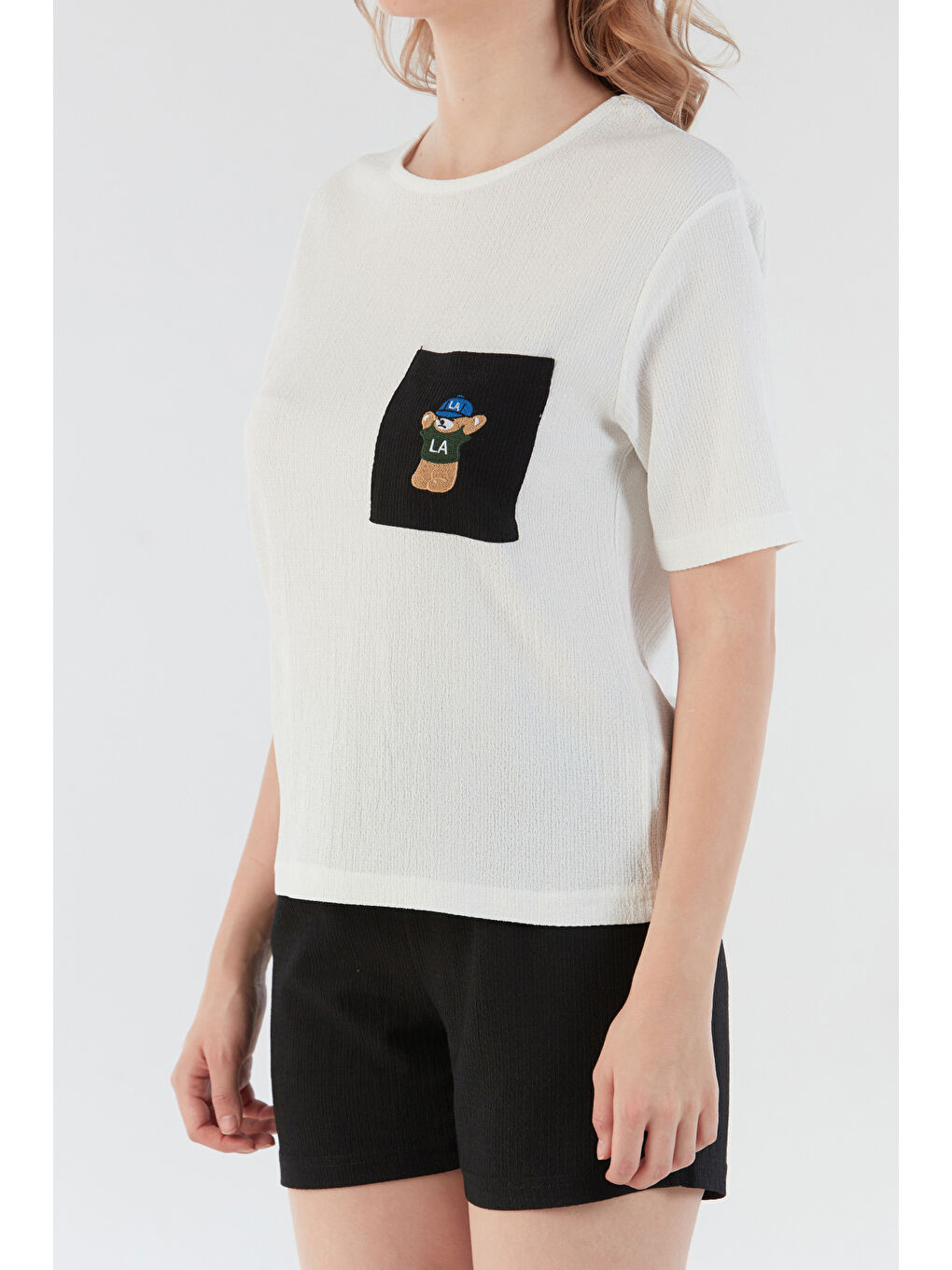 Siyah Bürümcük Kumaş Ayıcık Nakışlı Cepli Şortlu Takım-4