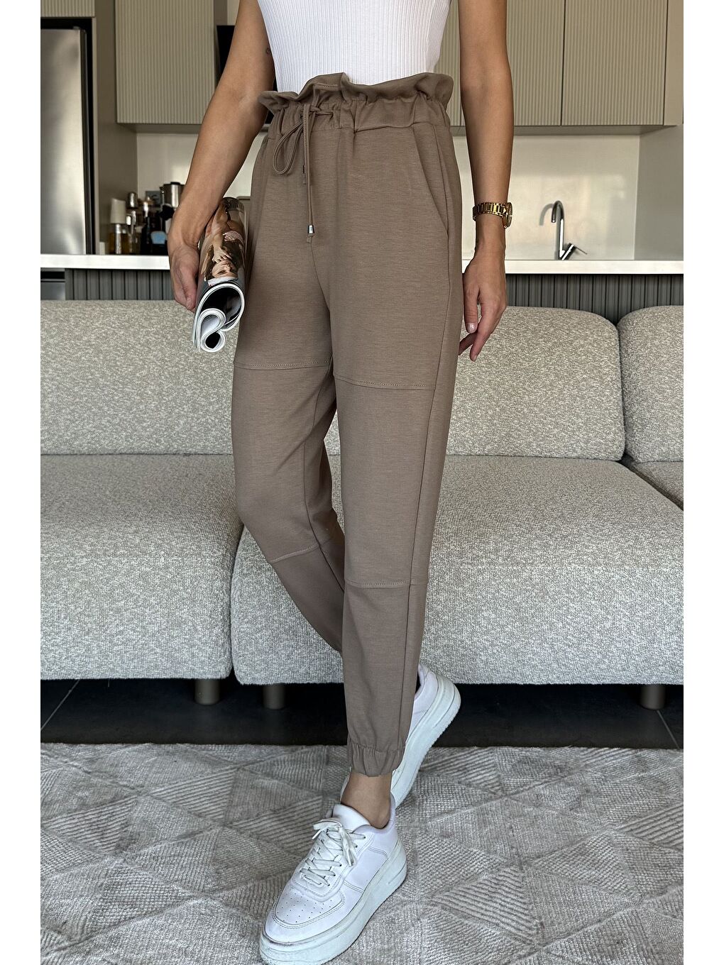 Bej Bel Ve Paça Lastikli Jogger Eşofman Altı-1