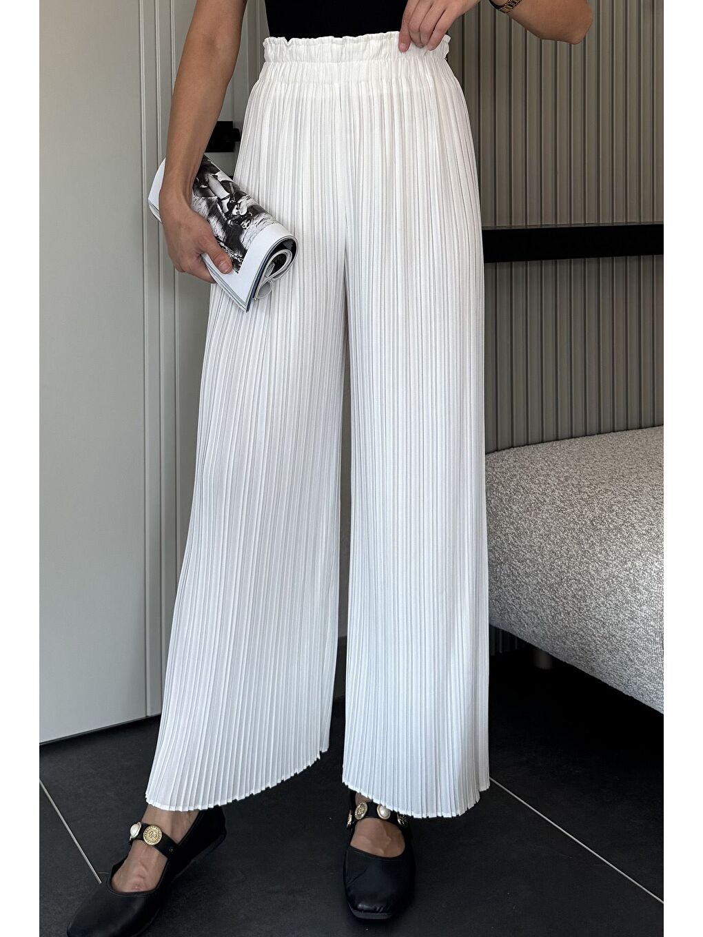 Ekru Kadın Pileli Bol Paça Pantolon