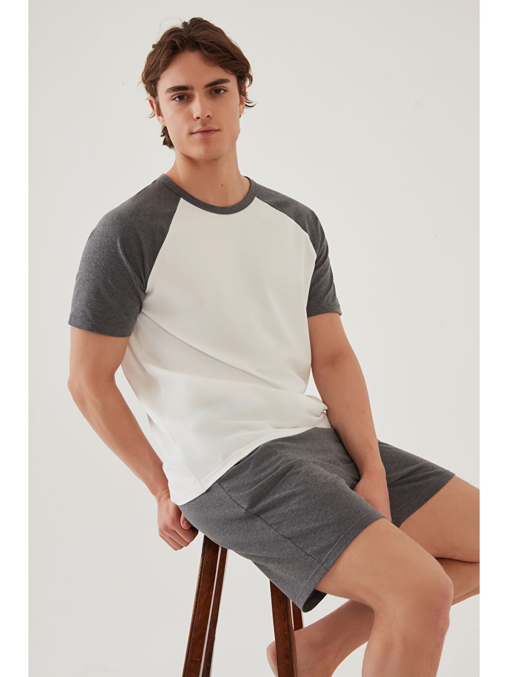 Gri Erkek Pamuklu Cep Detaylı Reglan Kol Pijama Takımı-1