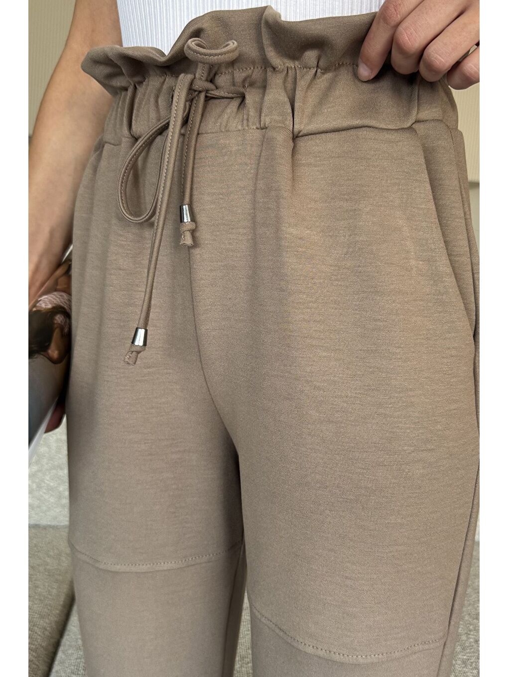 Bej Bel Ve Paça Lastikli Jogger Eşofman Altı-3