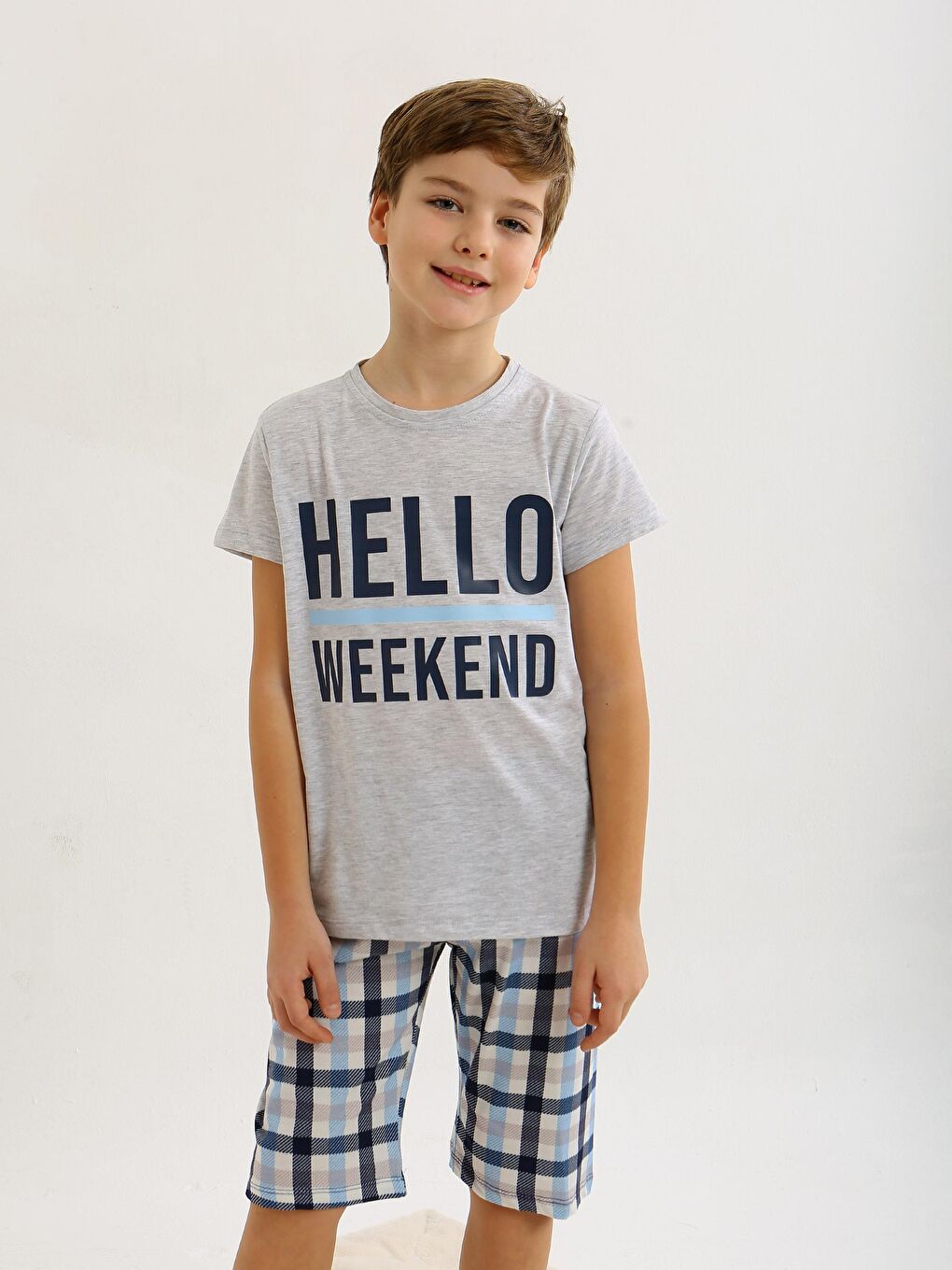 Beyaz Erkek Çocuk Kısa Kollu Kapri %100 Pamuklu Pijama Takımı Hello Weekend