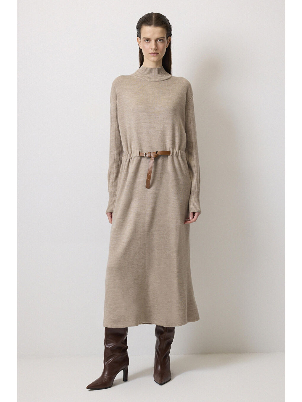 Bej Beli Kemerli Triko Elbise