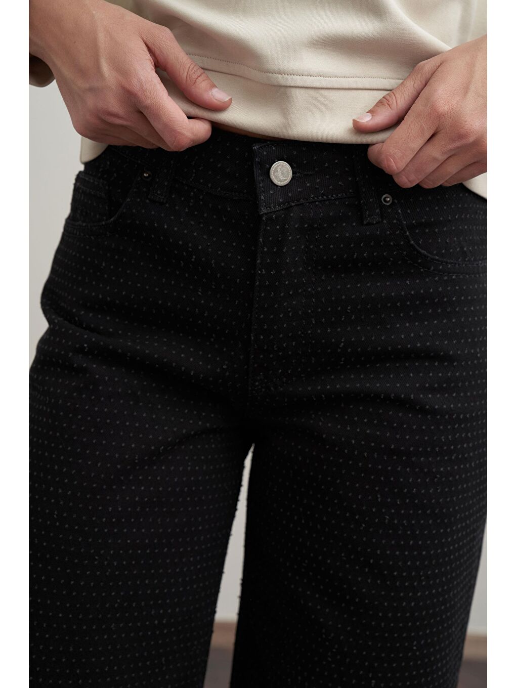 Siyah-Kırık İğne Dokulu Denim Pantolon-4