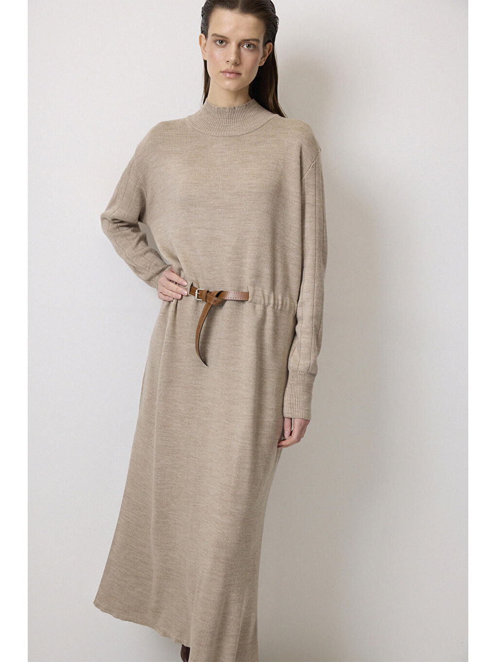 Bej Beli Kemerli Triko Elbise-2