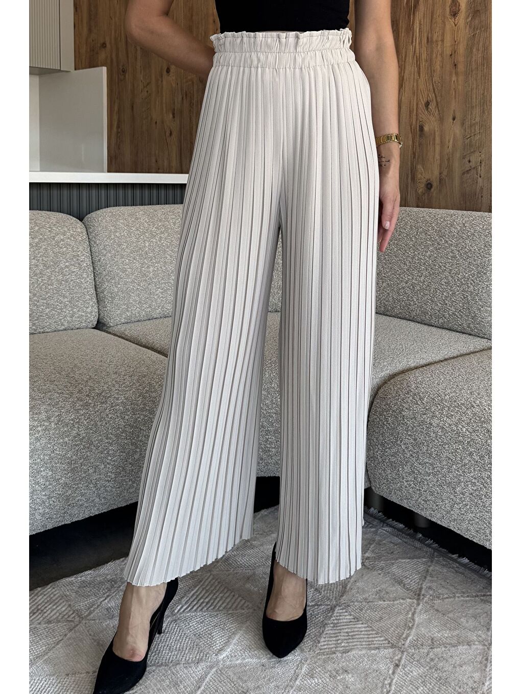 Bej Kadın Pileli Bol Paça Pantolon-1