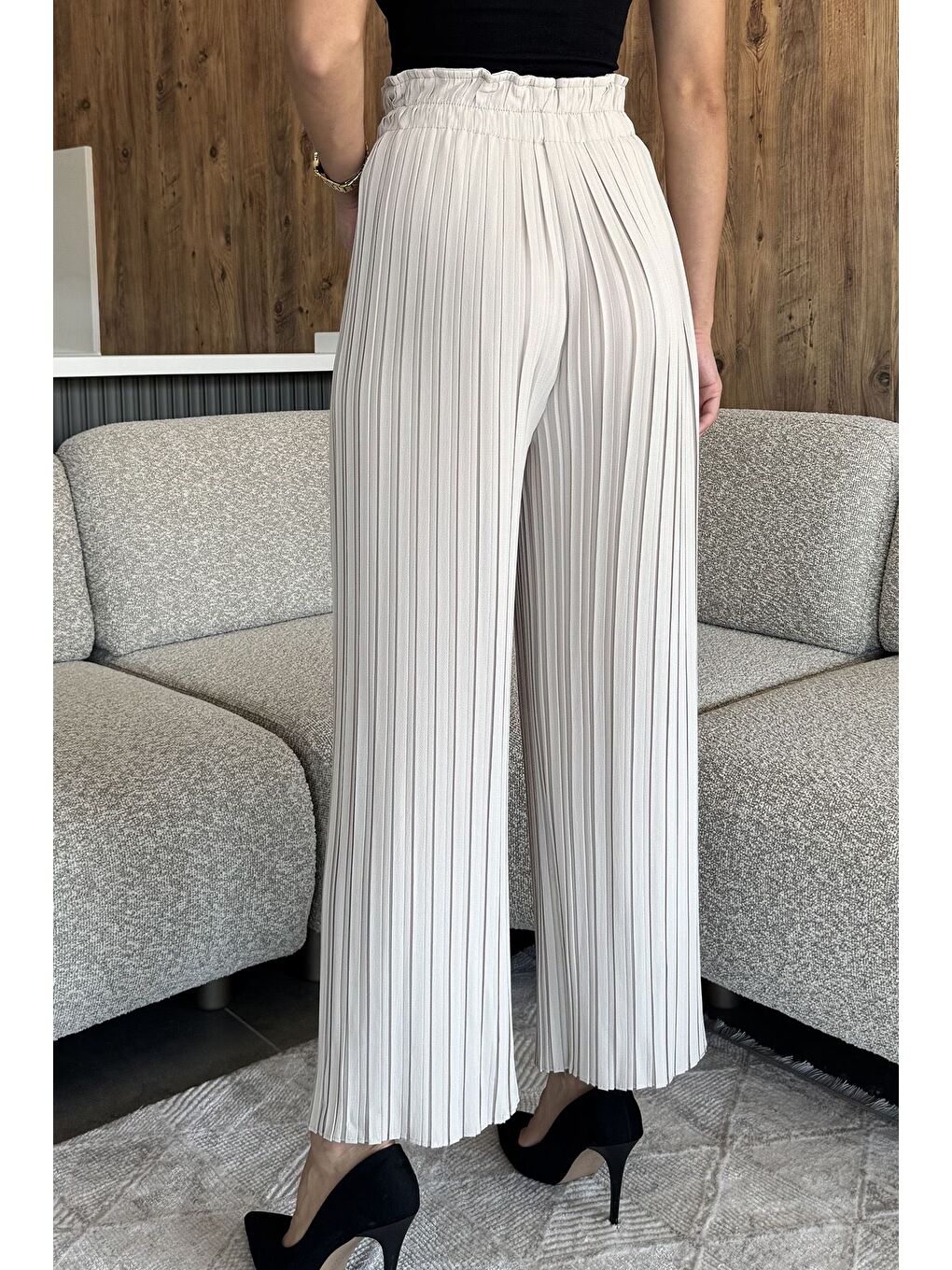 Bej Kadın Pileli Bol Paça Pantolon-2