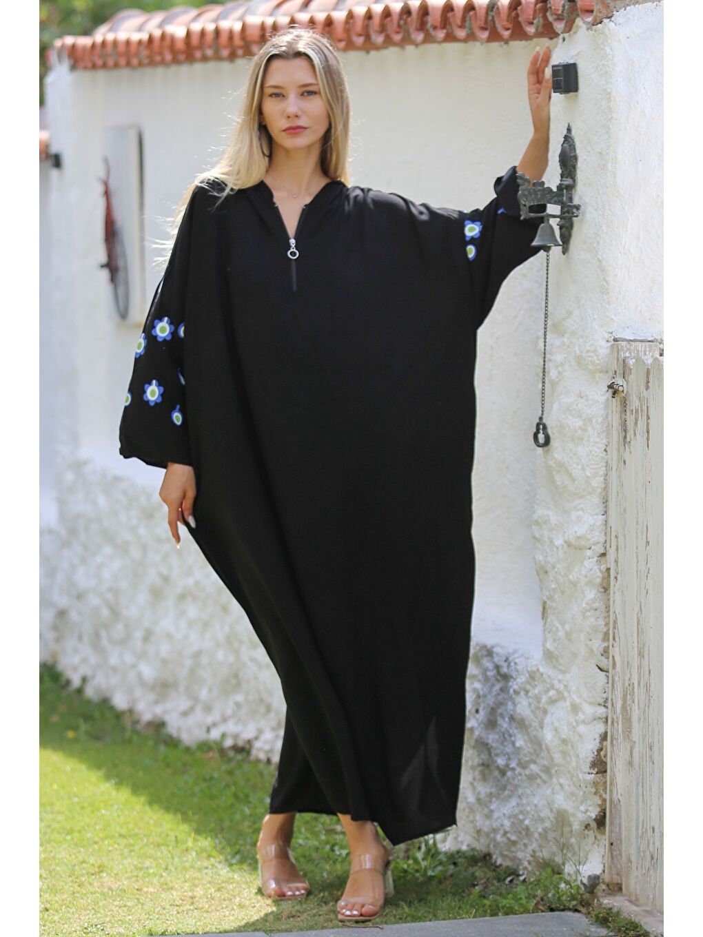 Siyah Kapüşonlu Uzun Kol Fermuarlı Baskılı Long Fit Dokuma Oversize Casual Elbise-3