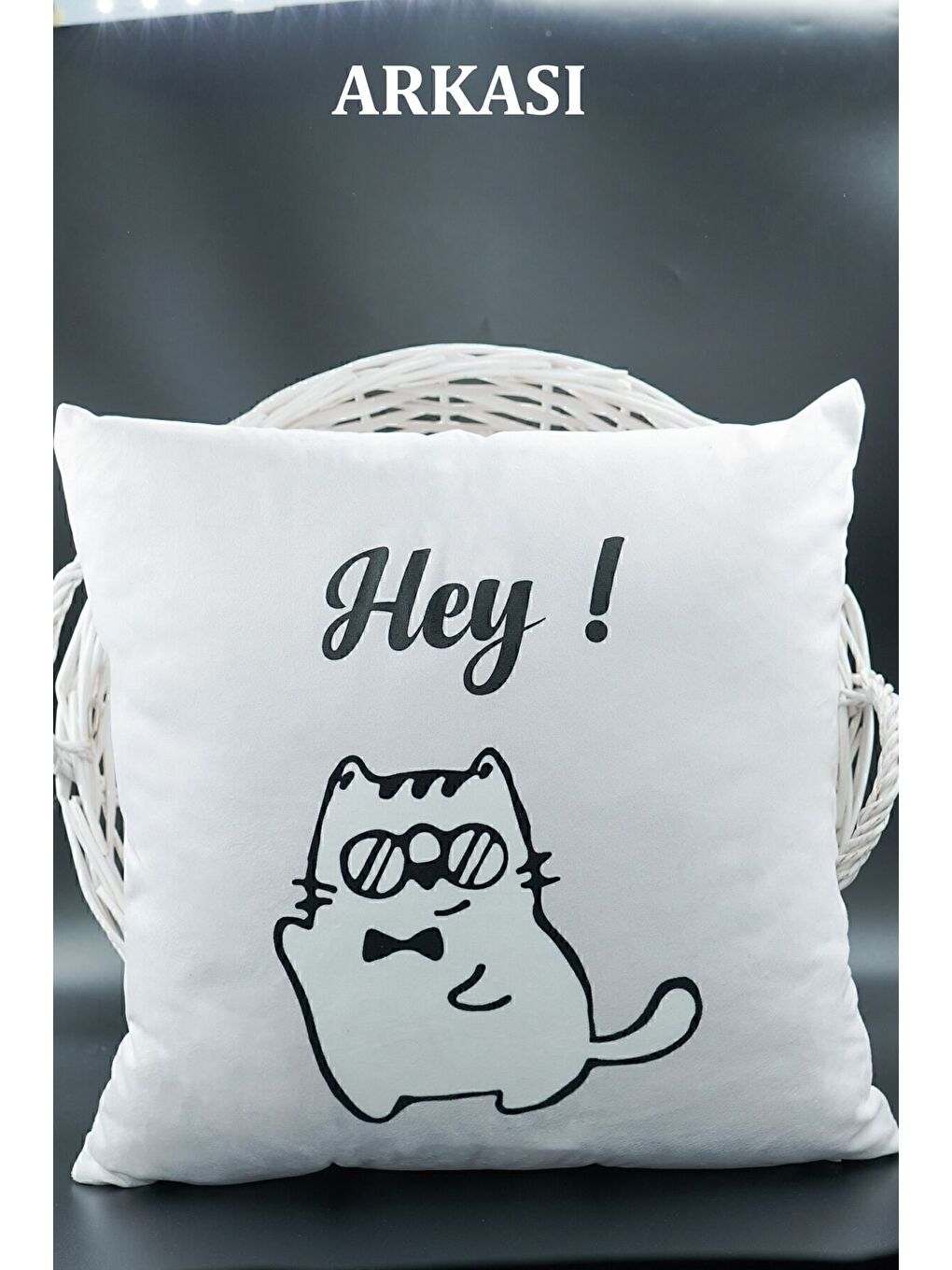Beyaz Harfli Kırlent Kılıfı Kadife 43x43 Cm Çift Taraflı Y Harfi Kedi Desenli Evlilik Teklifi Doğum Günü-1