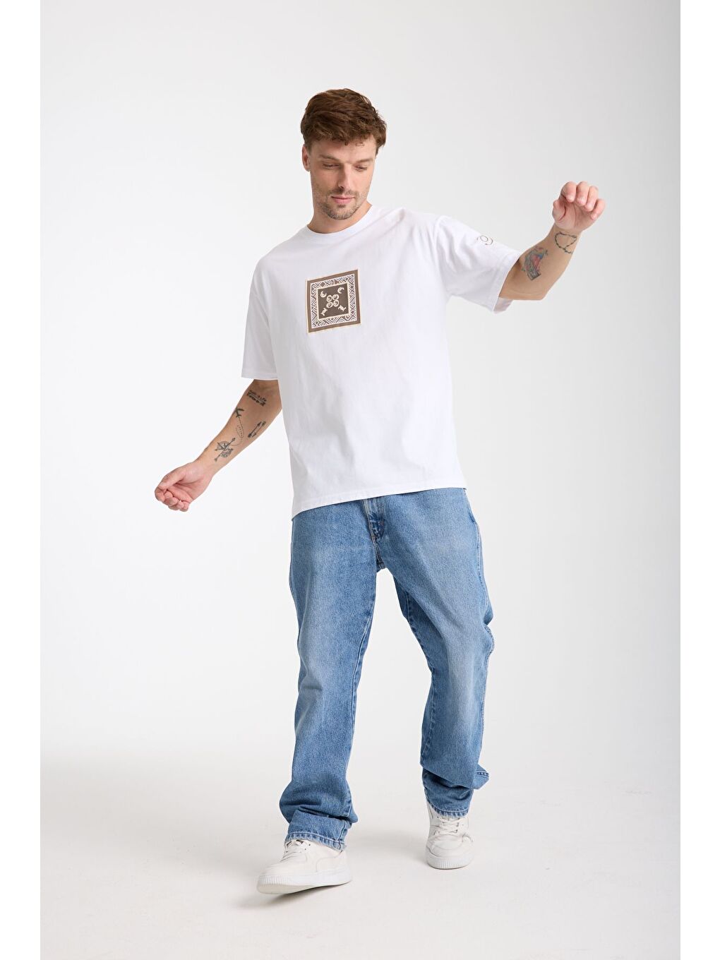 Erkek Beyaz Cool Ön Ve Arka Baskılı Oversize Bisiklet Yaka Tişört-4