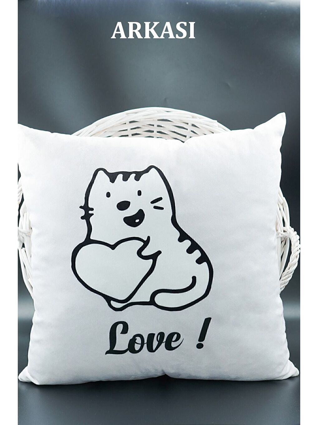 Beyaz Harfli Kırlent Kılıfı Kadife 43x43 Cm Çift Taraflı V Harfi Kedi Desenli Evlilik Teklifi Doğum Günü-1