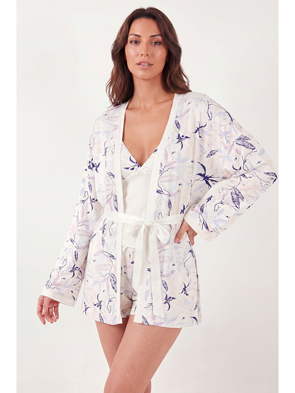 Ekru Yumuşak Dokulu 3’lü Desenli V Yaka Uzun Kollu Sabahlıklı Pijama Takımı 6578001-4