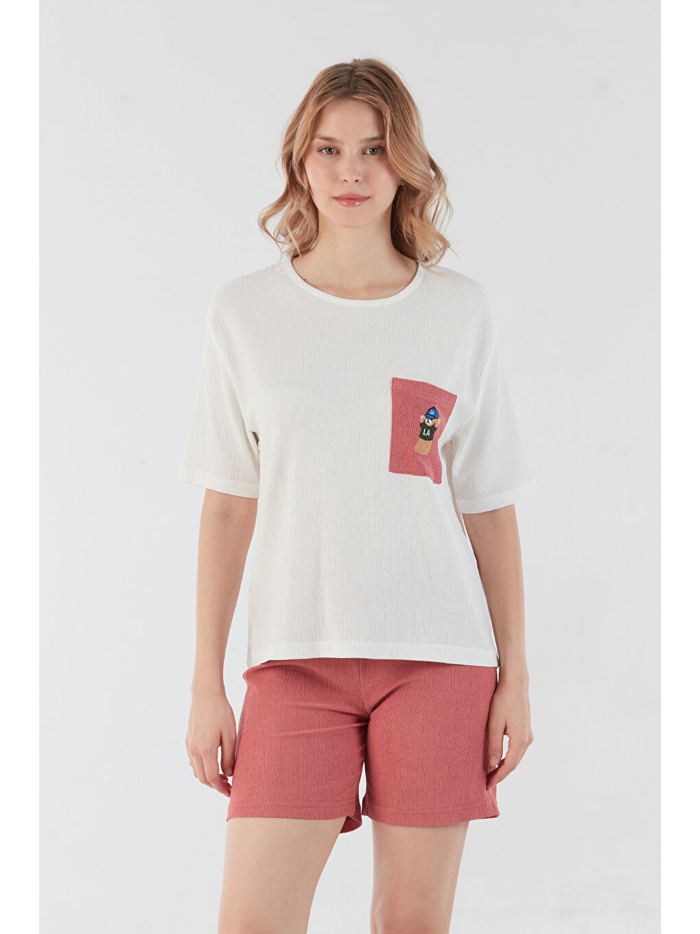 Pembe Bürümcük Kumaş Ayıcık Nakışlı Cepli Şortlu Takım