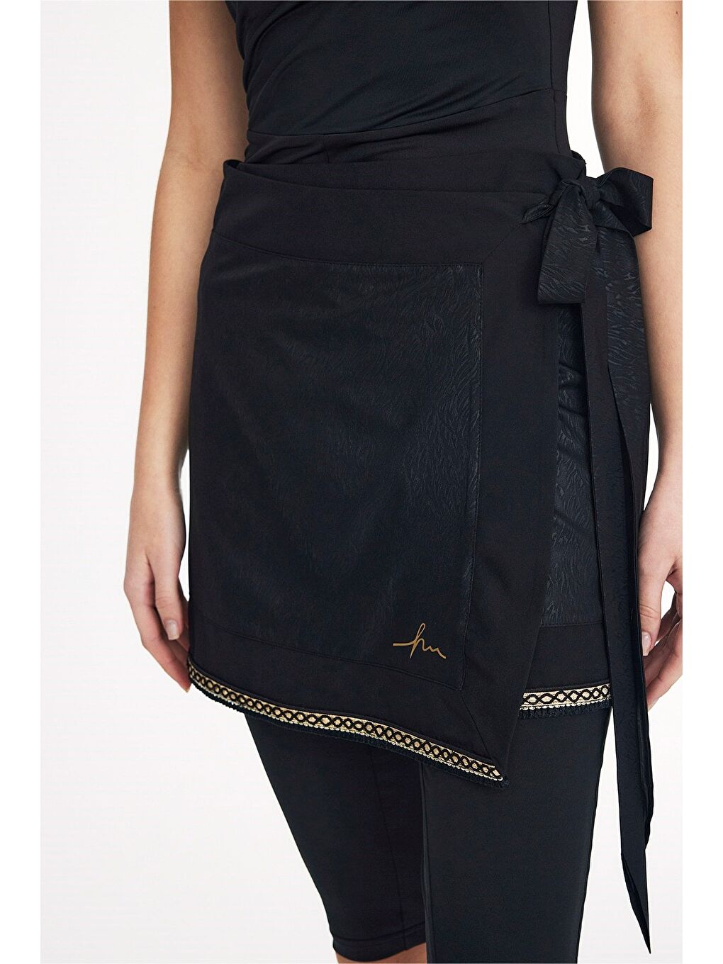 Vaha Koleksiyonu Siyah Tulum Ve Etekli 3 Parça Yarı Kapalı Mayo Takımı 5080-1