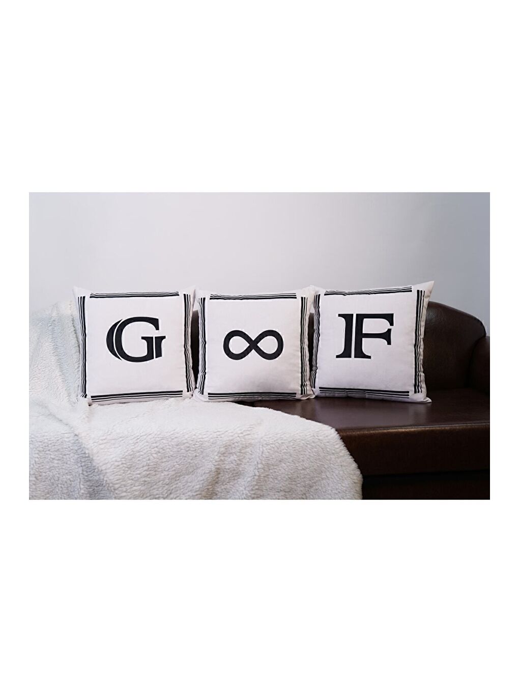 Beyaz Harfli Kırlent Kılıfı Kadife 43x43 Cm Çift Taraflı T Harfi Kedi Desenli Evlilik Teklifi Doğum Günü-7