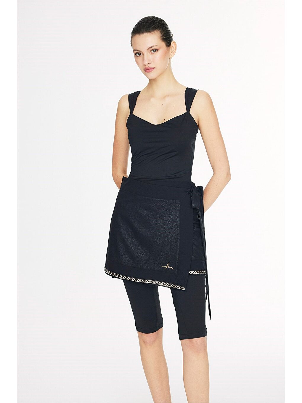 Vaha Koleksiyonu Siyah Tulum Ve Etekli 3 Parça Yarı Kapalı Mayo Takımı 5080-2