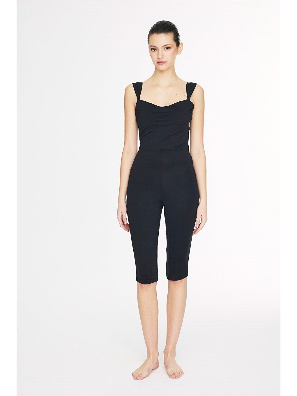 Vaha Koleksiyonu Siyah Tulum Ve Etekli 3 Parça Yarı Kapalı Mayo Takımı 5080-3