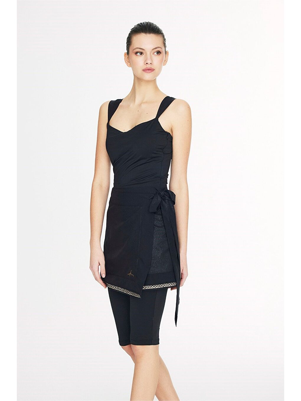 Vaha Koleksiyonu Siyah Tulum Ve Etekli 3 Parça Yarı Kapalı Mayo Takımı 5080-4