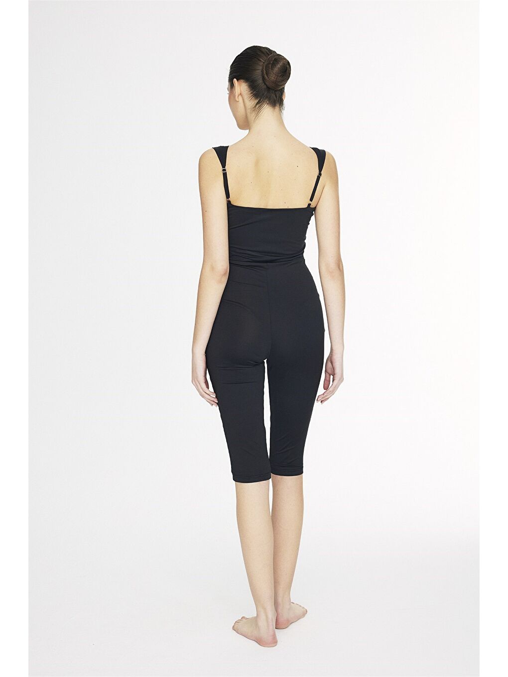 Vaha Koleksiyonu Siyah Tulum Ve Etekli 3 Parça Yarı Kapalı Mayo Takımı 5080-6