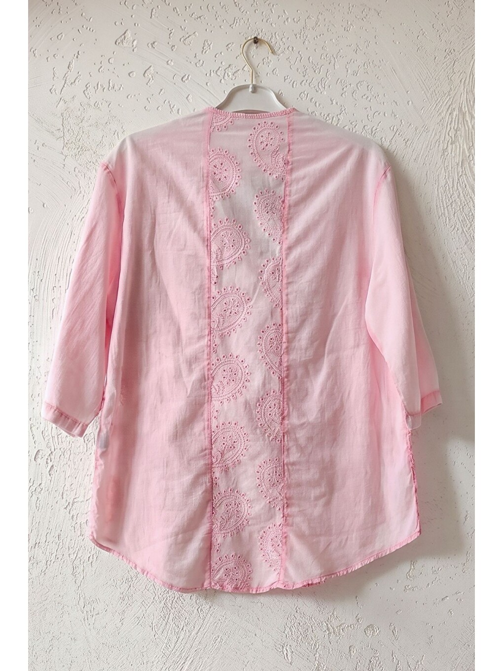 Pembe V Yaka 3/4 Kol Pullu Cepli Brodeli Delikişi Nakışlı Casual Pamuklu Dokuma Bluz 71 55-2