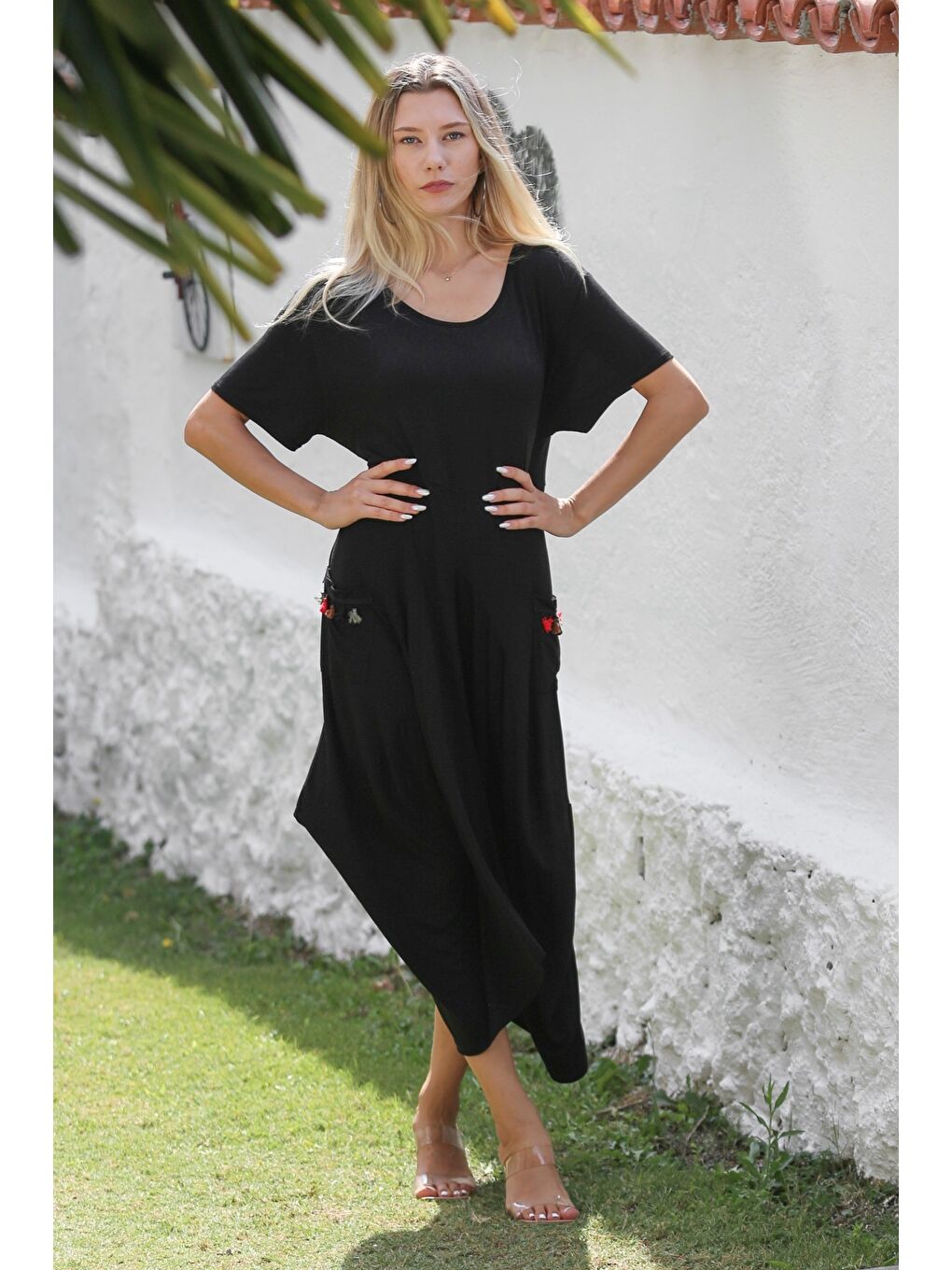 Siyah Havuz Yaka Kısa Kol Cepli Püsküllü Örme Casual Elbise-5