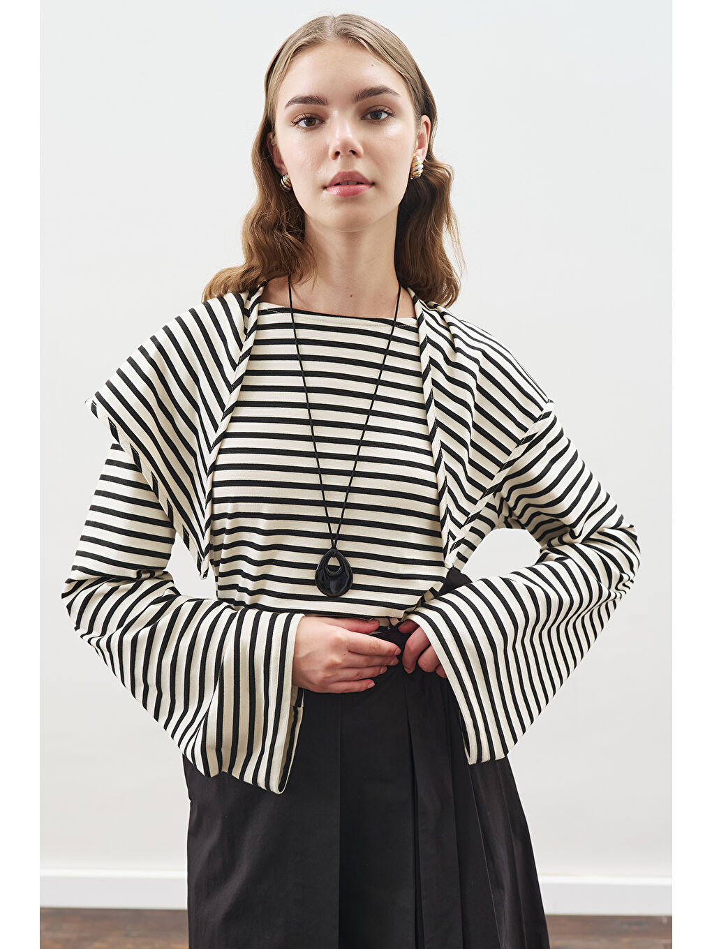 Şal Detaylı Çizgili Tshırt Siyah