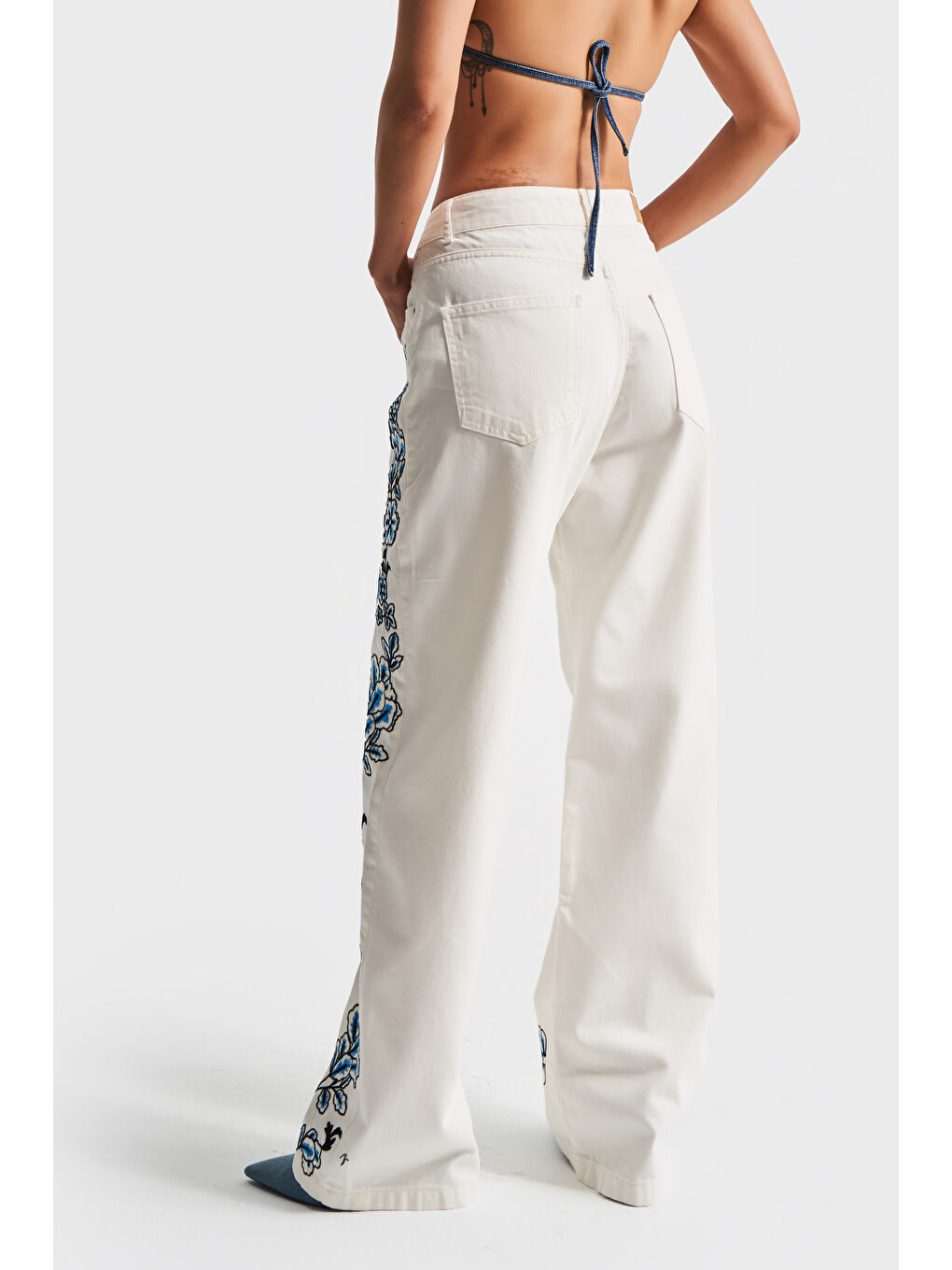 Kadın Beyaz Renk 5s5-2 Mavi Çiçek Nakışlı Straight Fit Yüksek Bel Özel Tasarım Denim Jean-4