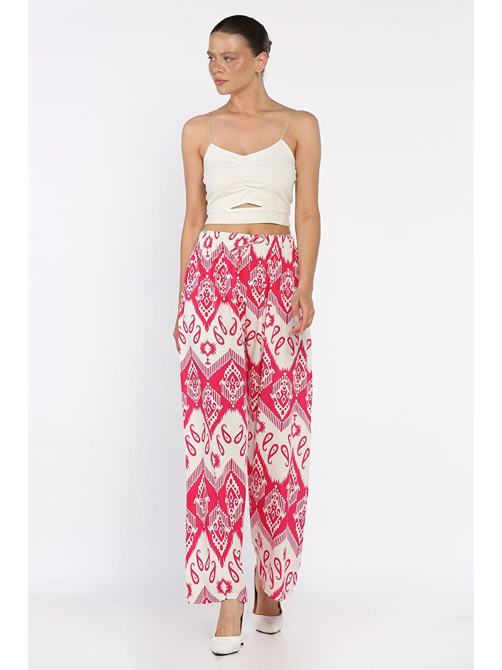 Bej Kadın Bel Lastikli Etnik Desenli Büyük Beden Viskon Yürüyüş Pantolonu-1