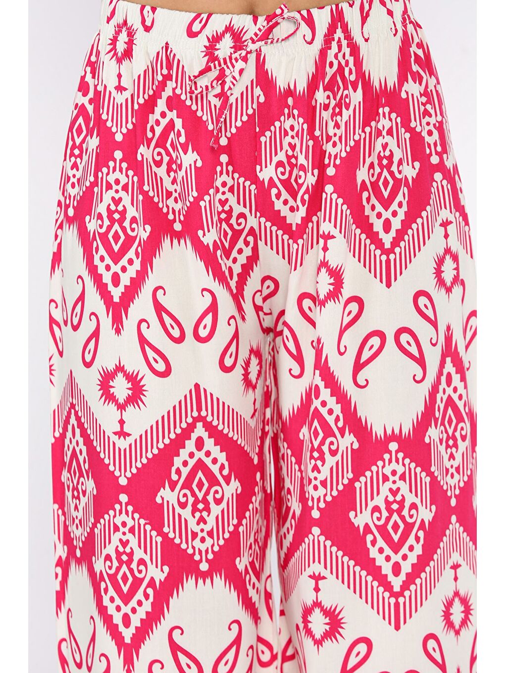 Bej Kadın Bel Lastikli Etnik Desenli Büyük Beden Viskon Yürüyüş Pantolonu-3