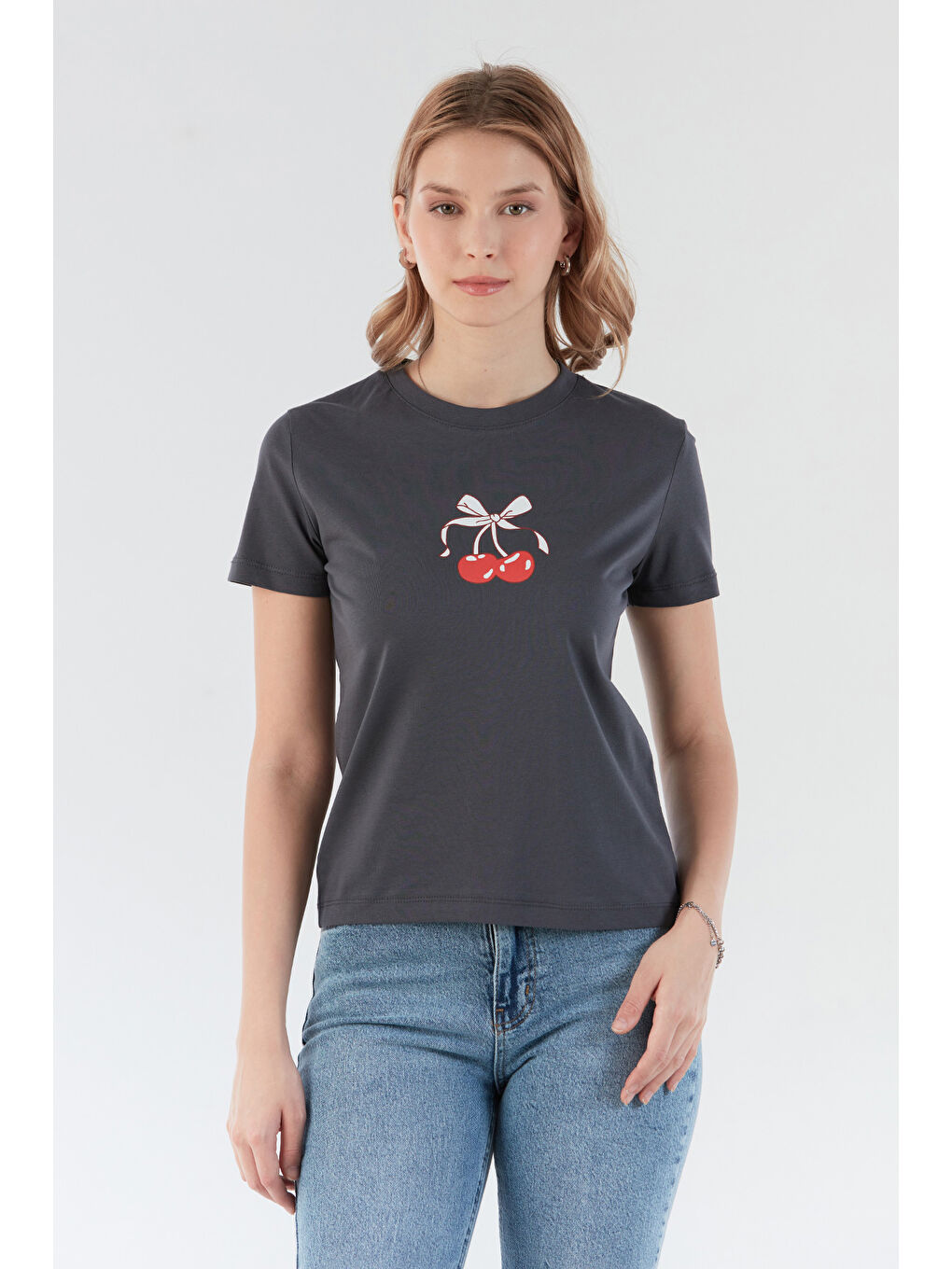 Antrasit Kiraz Ve Fiyonk Baskılı Bisiklet Yaka Tişört
