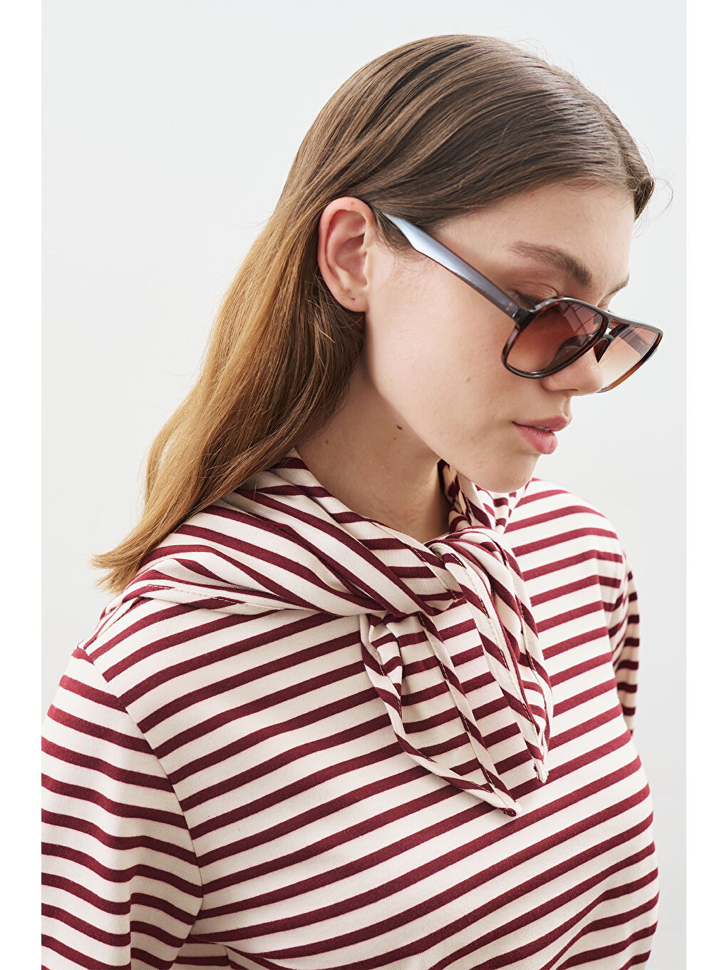 Şal Detaylı Çizgili Tshırt Bordo-3