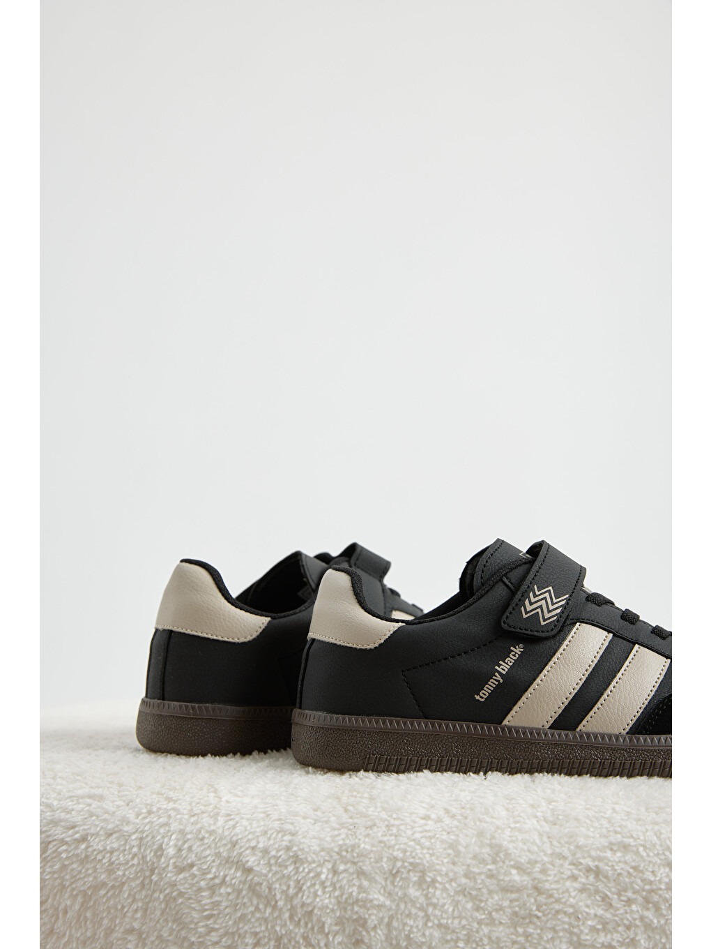 Çocuk Unisex Siyah Bej Termo Taban Yanı Şeritli Cırtlı Bağcıklı Sneaker-3