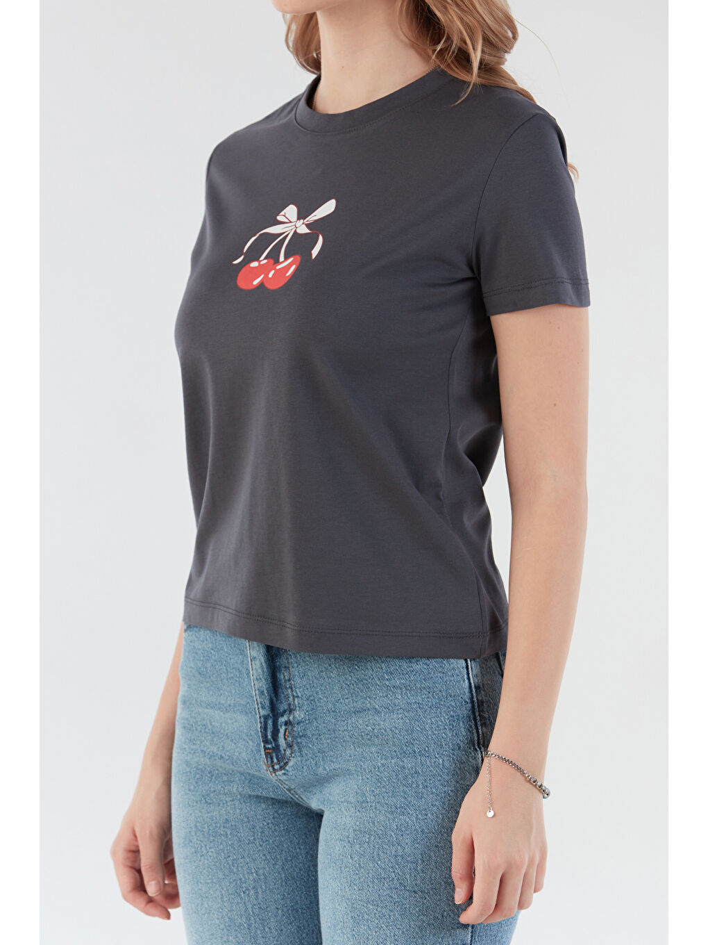 Antrasit Kiraz Ve Fiyonk Baskılı Bisiklet Yaka Tişört-4
