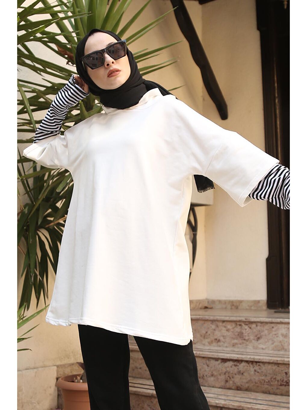 Kolu Çizgi Detaylı Kapüşonlu Sweat Beyaz-3