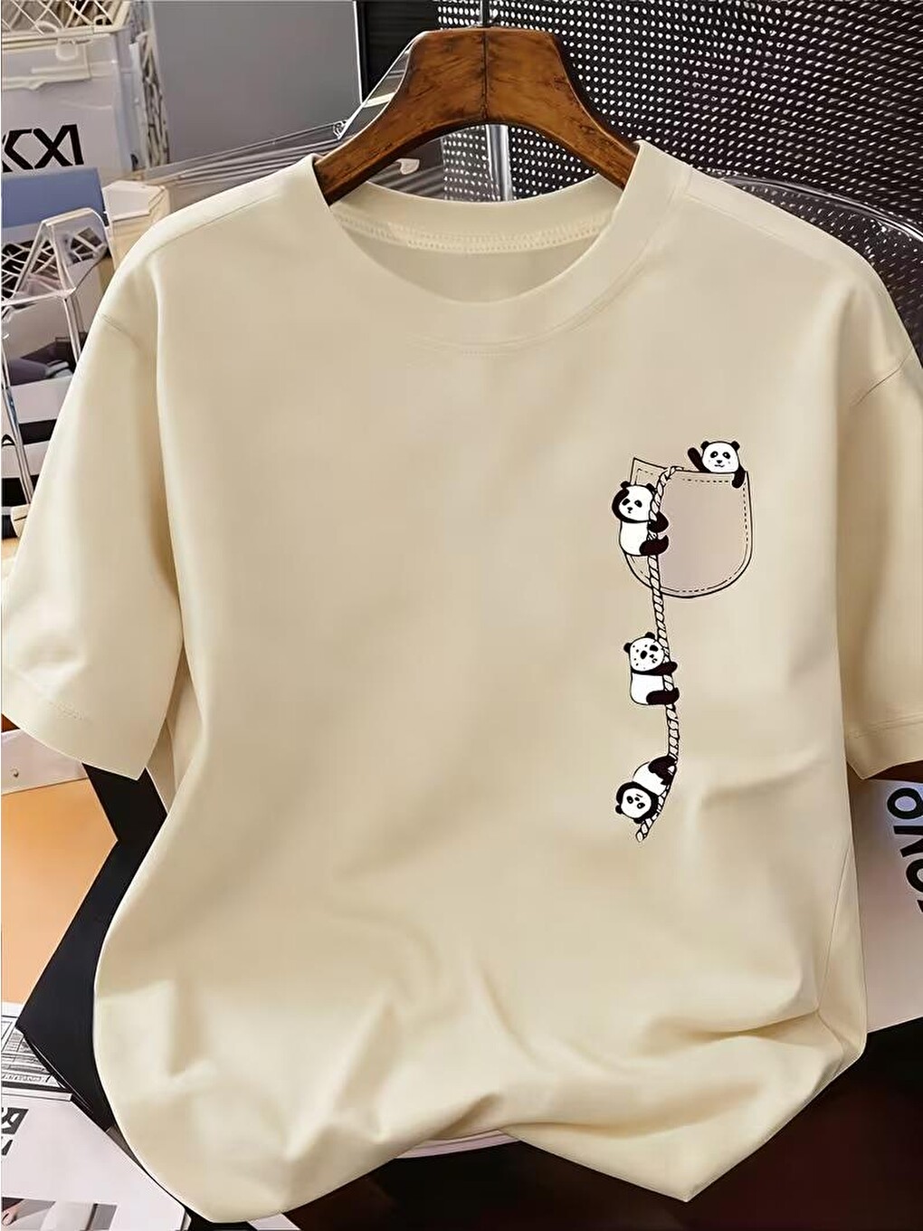 Bej Sevimli Panda Grafikli İpli Cep Detaylı Kısa Kollu Oversize Unisex Bisiklet Yaka Tişört
