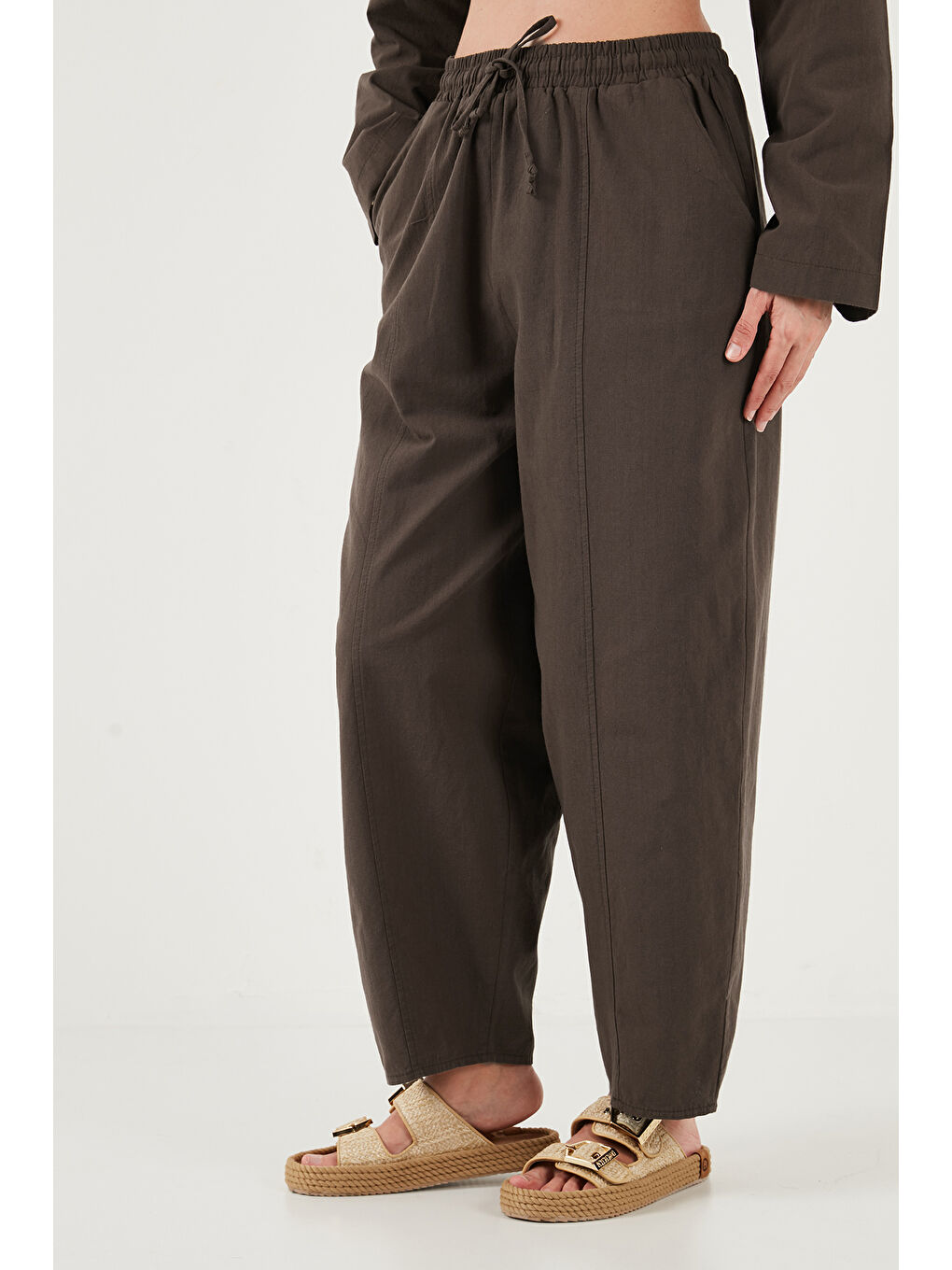 Kahverengi Pamuklu Hakim Yaka Kruvaze Düğmeli Kadın Takım 6928978-3