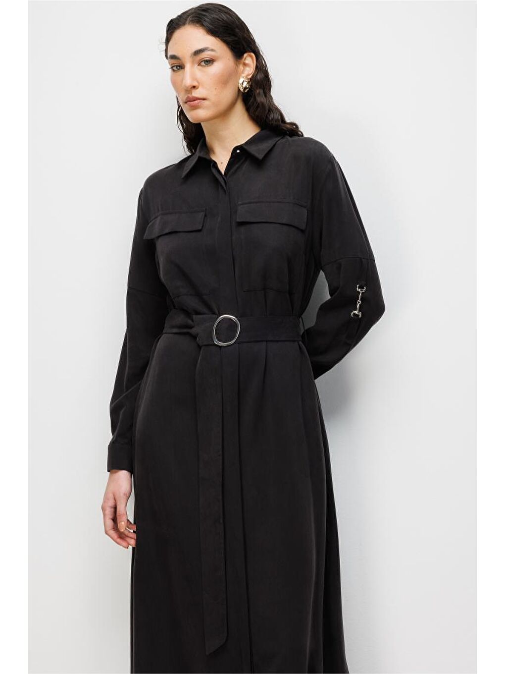 Çift Cepli Uzun Kemerli Siyah Safari Elbise-2