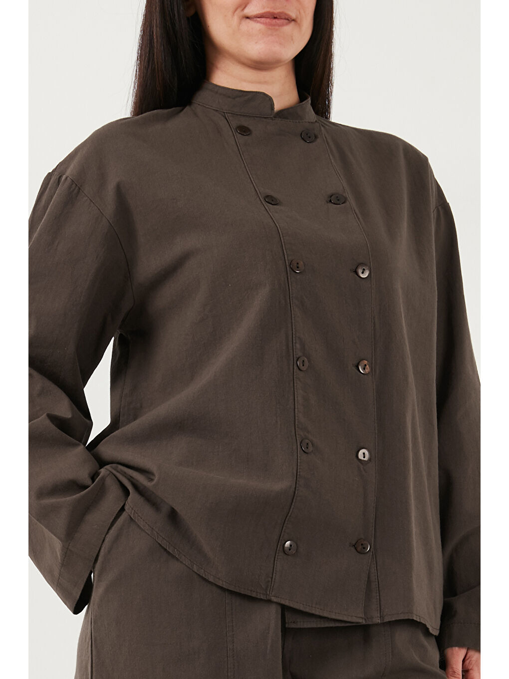 Kahverengi Pamuklu Hakim Yaka Kruvaze Düğmeli Kadın Takım 6928978-4