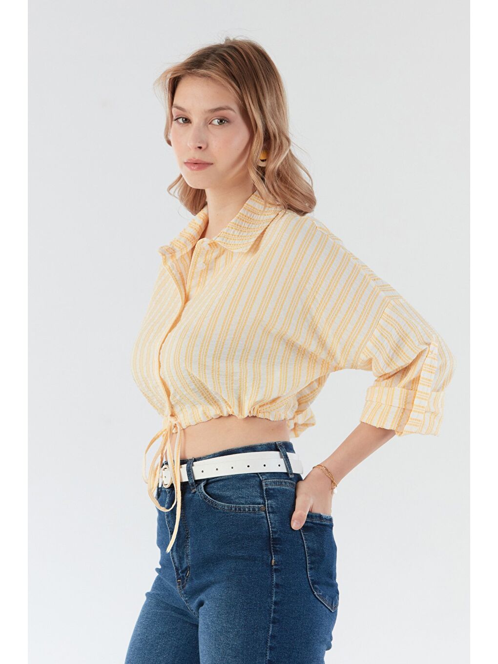 Sarı Çizgili Önü Bağlamalı Crop Gömlek-4