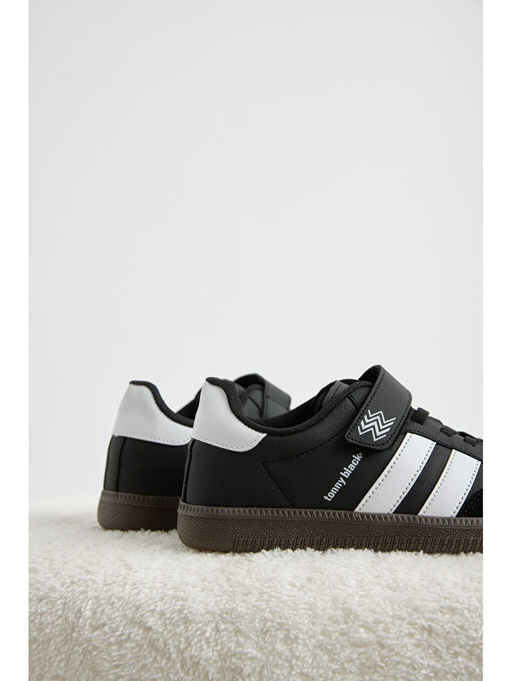 Çocuk Unisex Siyah Beyaz Termo Taban Yanı Şeritli Cırtlı Bağcıklı Sneaker-3