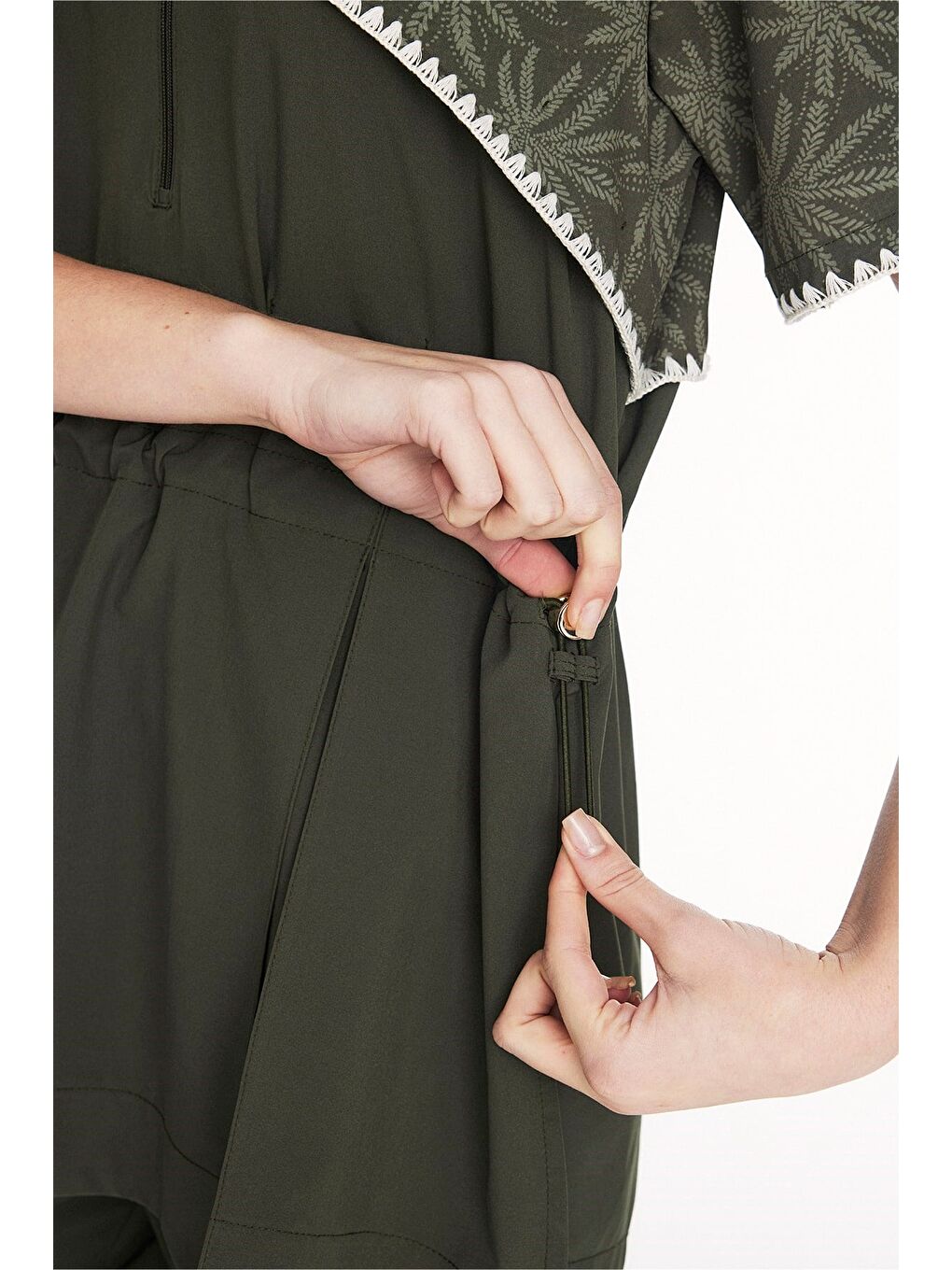 Haki Vaha Koleksiyonu Omuz Ve Kolları Palmiye Desenli Yeşil 5 Parça Yarı Kapalı Mayo Takımı 5094-9