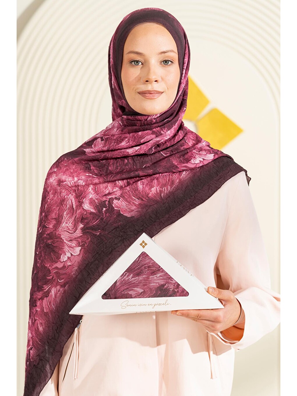 Bordo Desenli Kırışık Dokulu Bloom Soft Şal-3