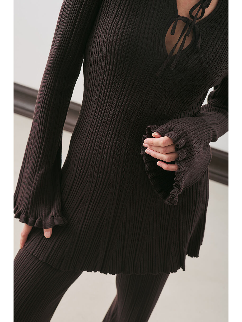 Volanlı Lastik Örgü Tunik Kahverengi-2