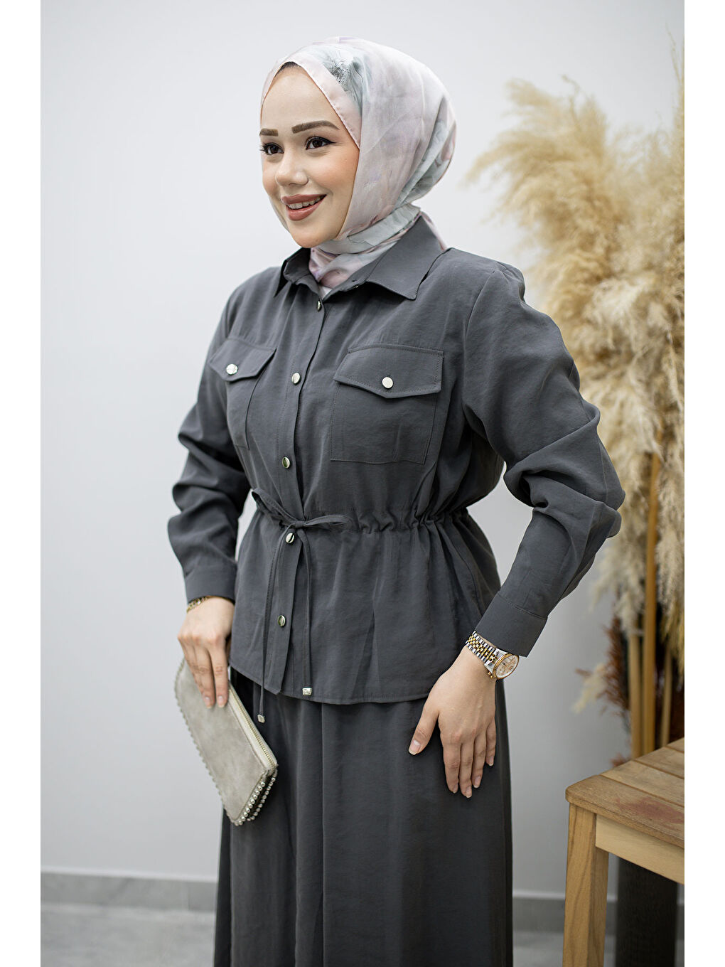 Gri Cepli Beli Büzgülü Etekli Takım TSD260171 Füme-1