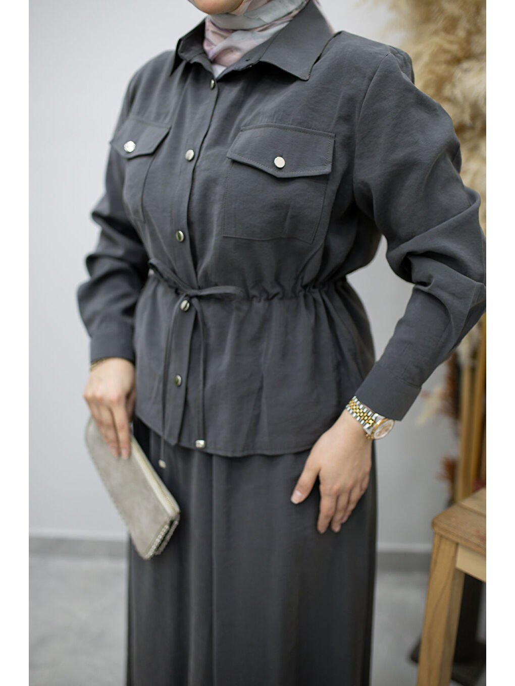 Gri Cepli Beli Büzgülü Etekli Takım TSD260171 Füme-3