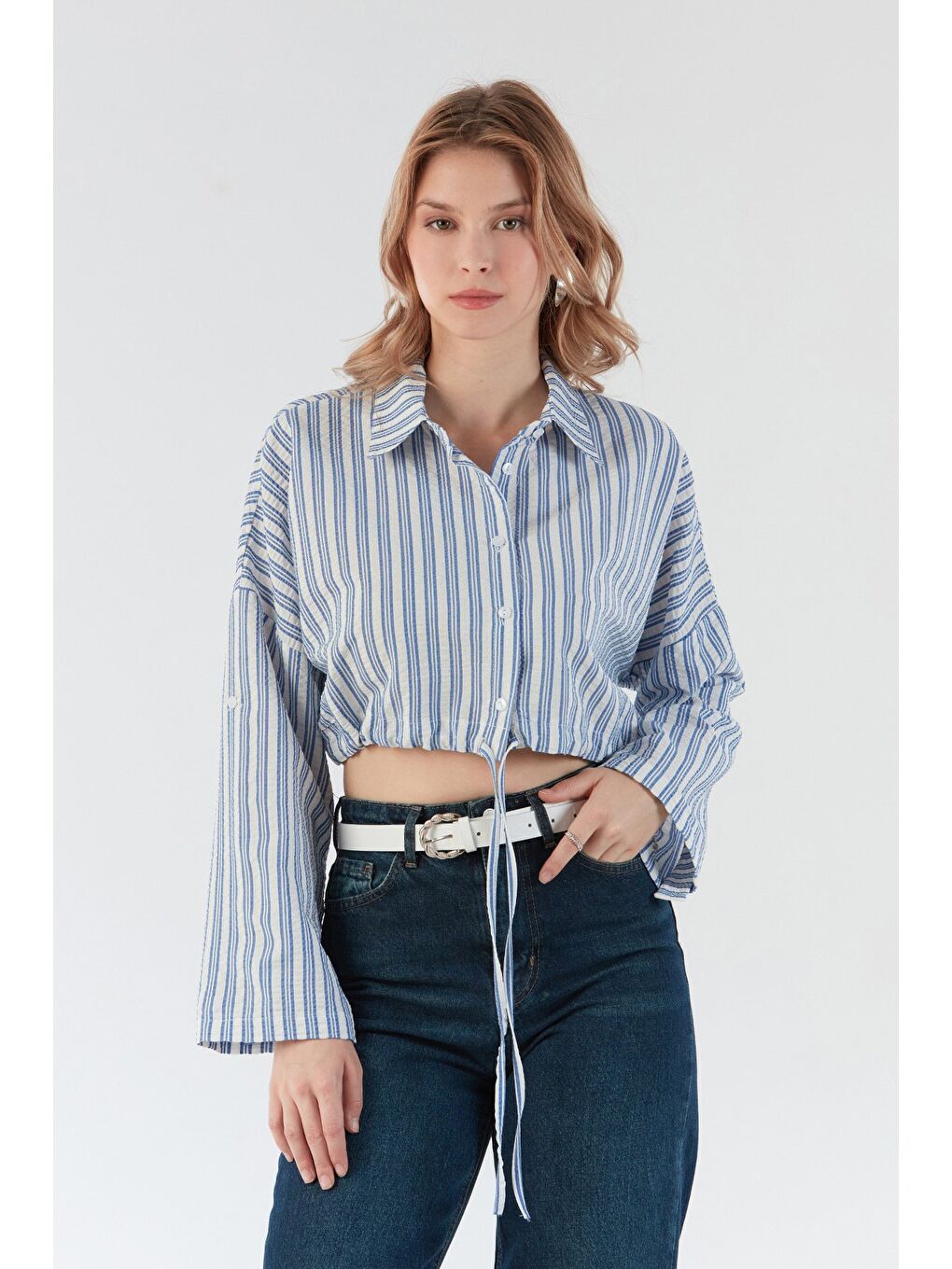 Mavi Çizgili Önü Bağlamalı Crop Gömlek-3