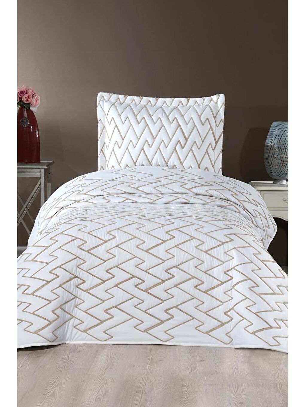 Karışık Maria Kapitoneli Tek Kişilik Yatak Örtüsü 180x240 Krem - Bej