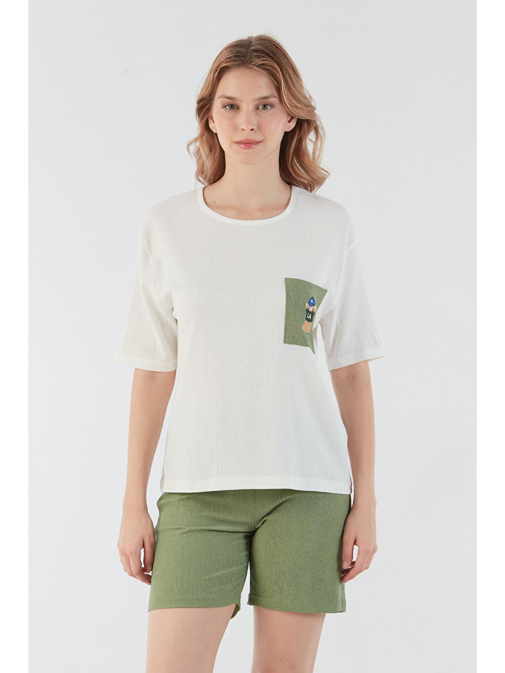 Yeşil Bürümcük Kumaş Ayıcık Nakışlı Cepli Şortlu Takım-1